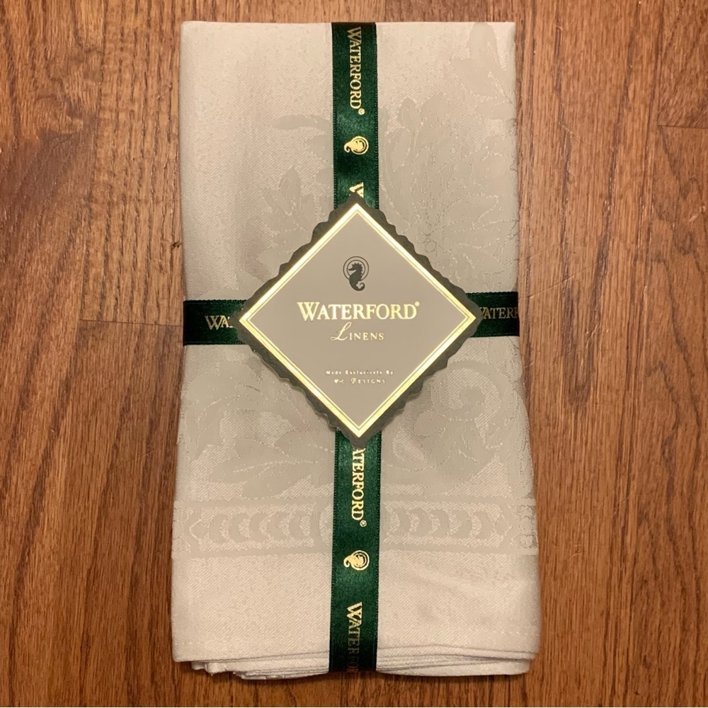 NWT Waterford Linens set of 4 napkins W-C Designs 1997 16A